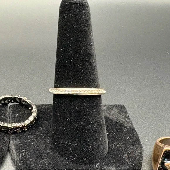 Elegant Mixed Rings - Picture 12 of 12